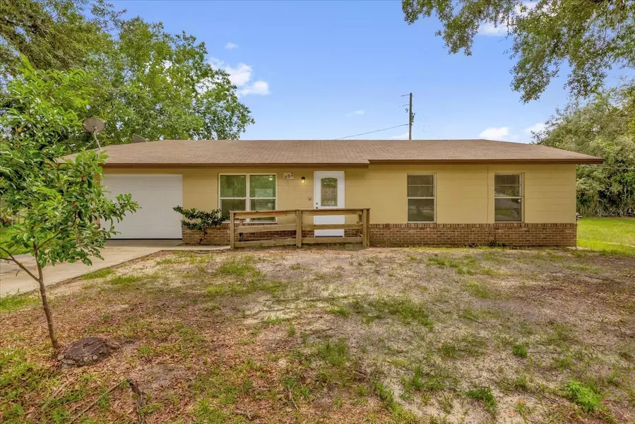 302 W ROSE LN, Lady Lake, FL 32159