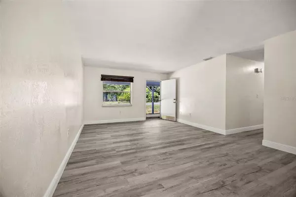 Mount Dora, FL 32757,950 PEARL DR