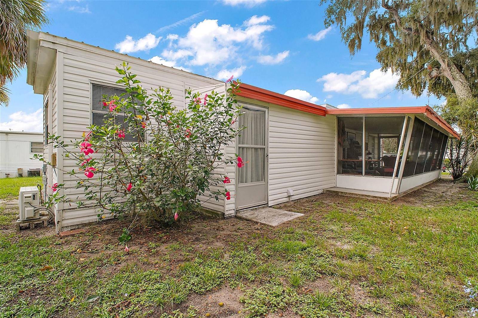 Tavares, FL 32778,11723 MAGNOLIA AVE