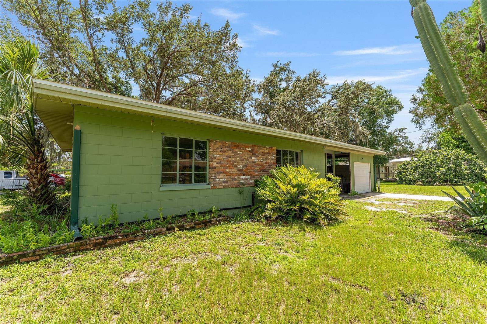 Leesburg, FL 34748,2103 VINE ST