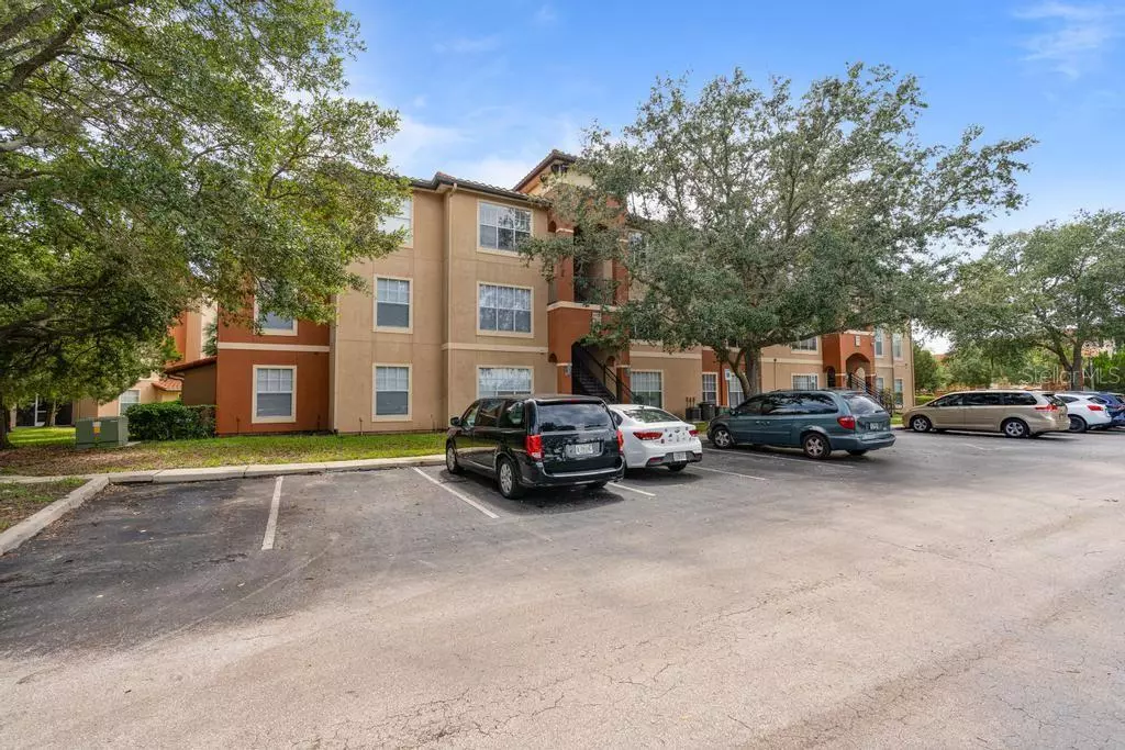 Orlando, FL 32811,5518 METROWEST BLVD #11-302