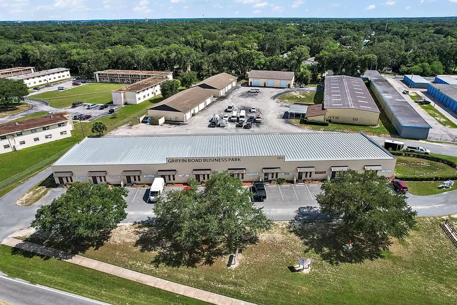 2323 & 2325 GRIFFIN RD, Leesburg, FL 34748