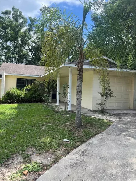 1506 E 1ST AVE, Mount Dora, FL 32757