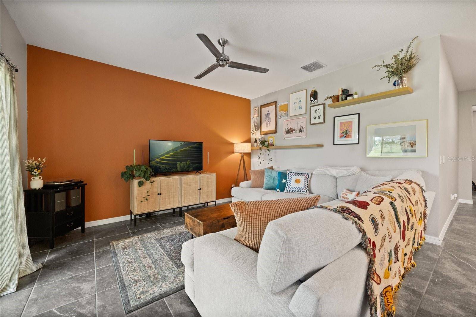 Grand Island, FL 32735,37125 SCENIC BLUFF DR