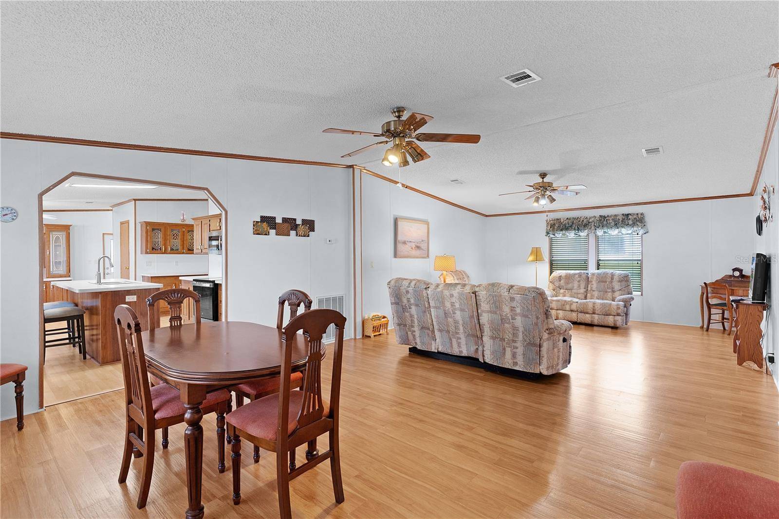 Fruitland Park, FL 34731,16 RIVERVIEW DR