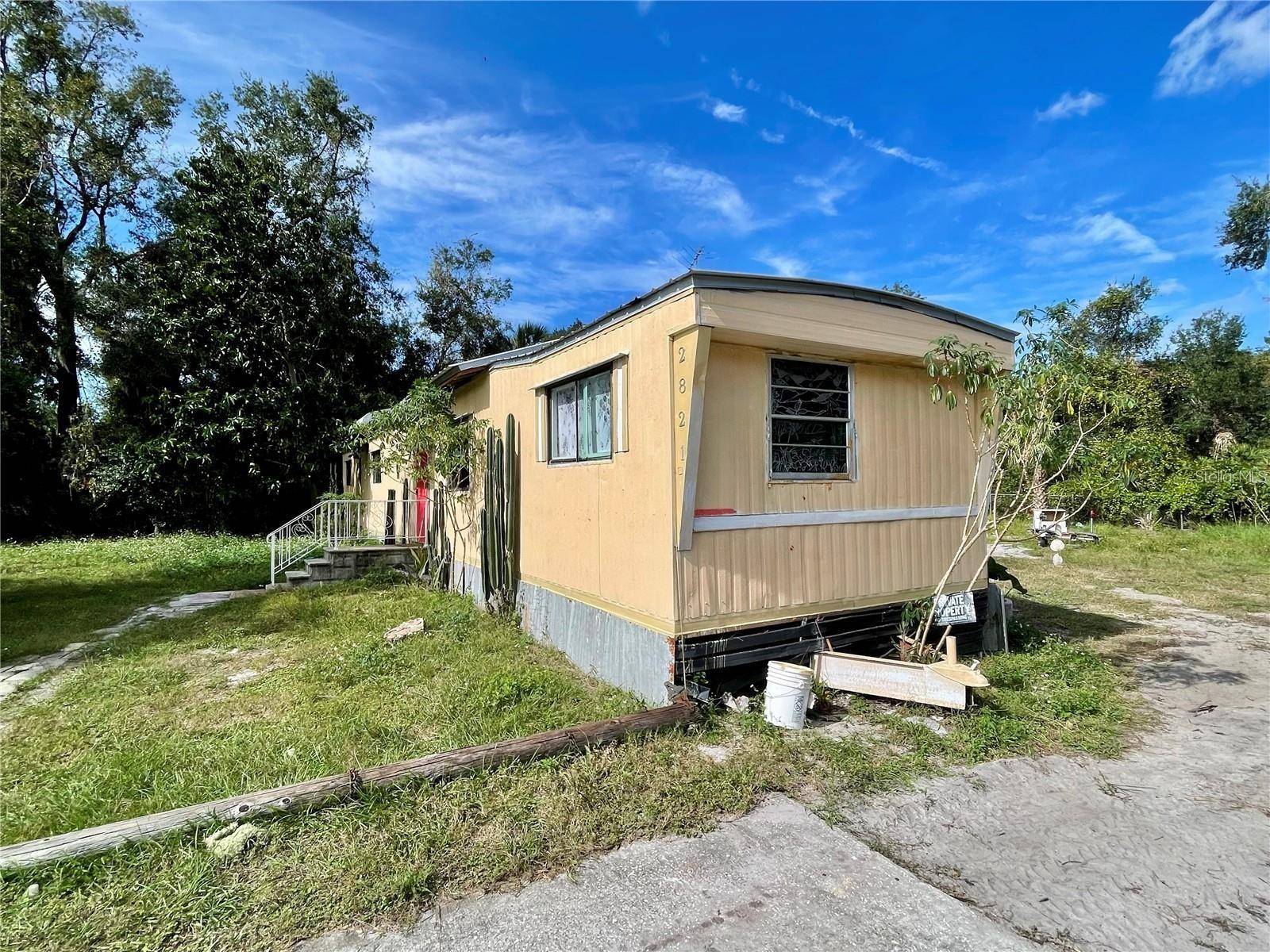 Eustis, FL 32726,2821 BATES AVE