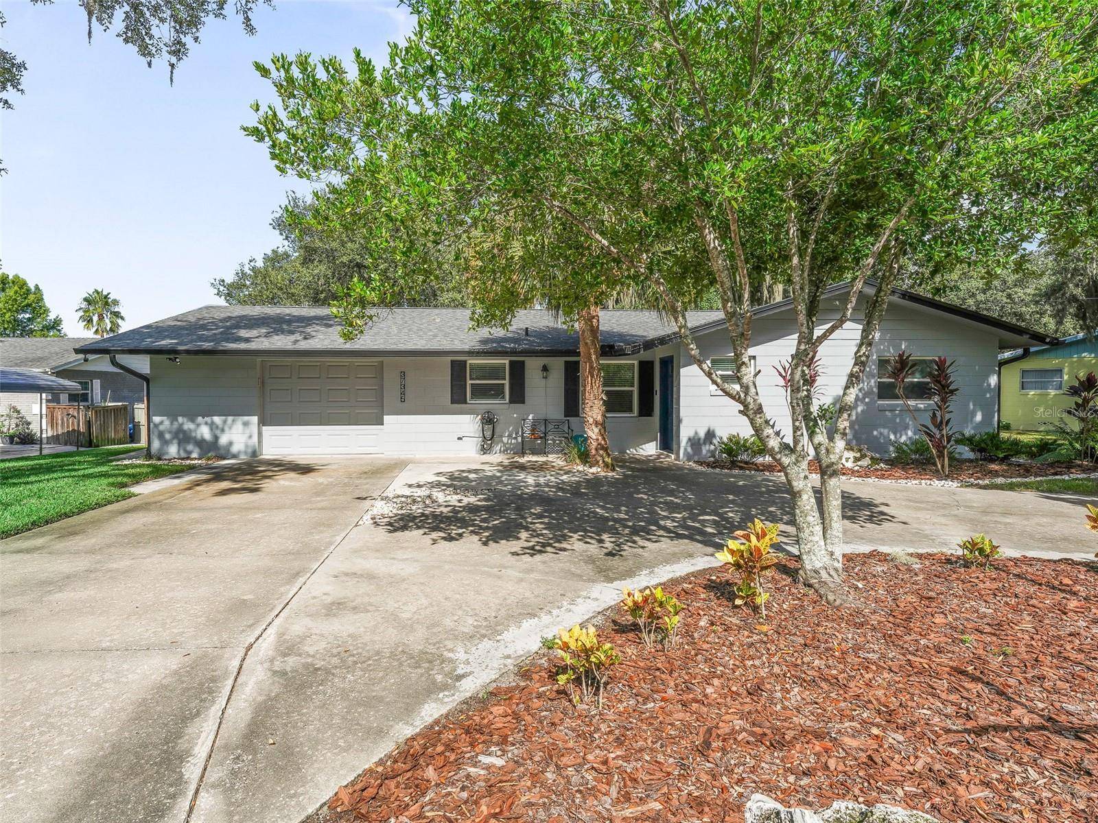 37345 OAK LN, Umatilla, FL 32784