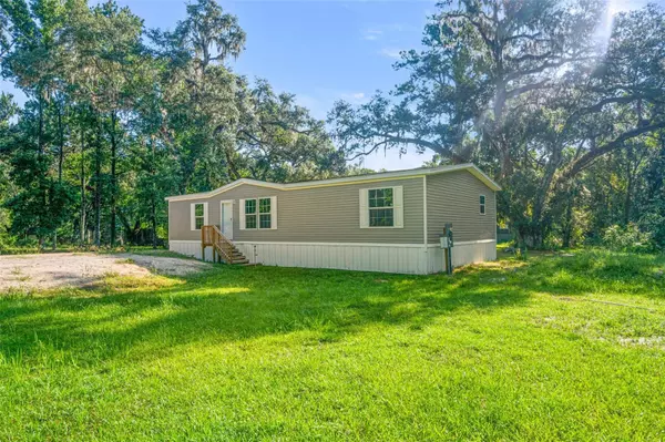 Nobleton, FL 34661,15092 EDGEWATER AVE