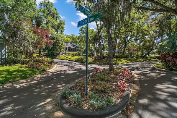 Mount Dora, FL 32757,633 SANDLAKE CT