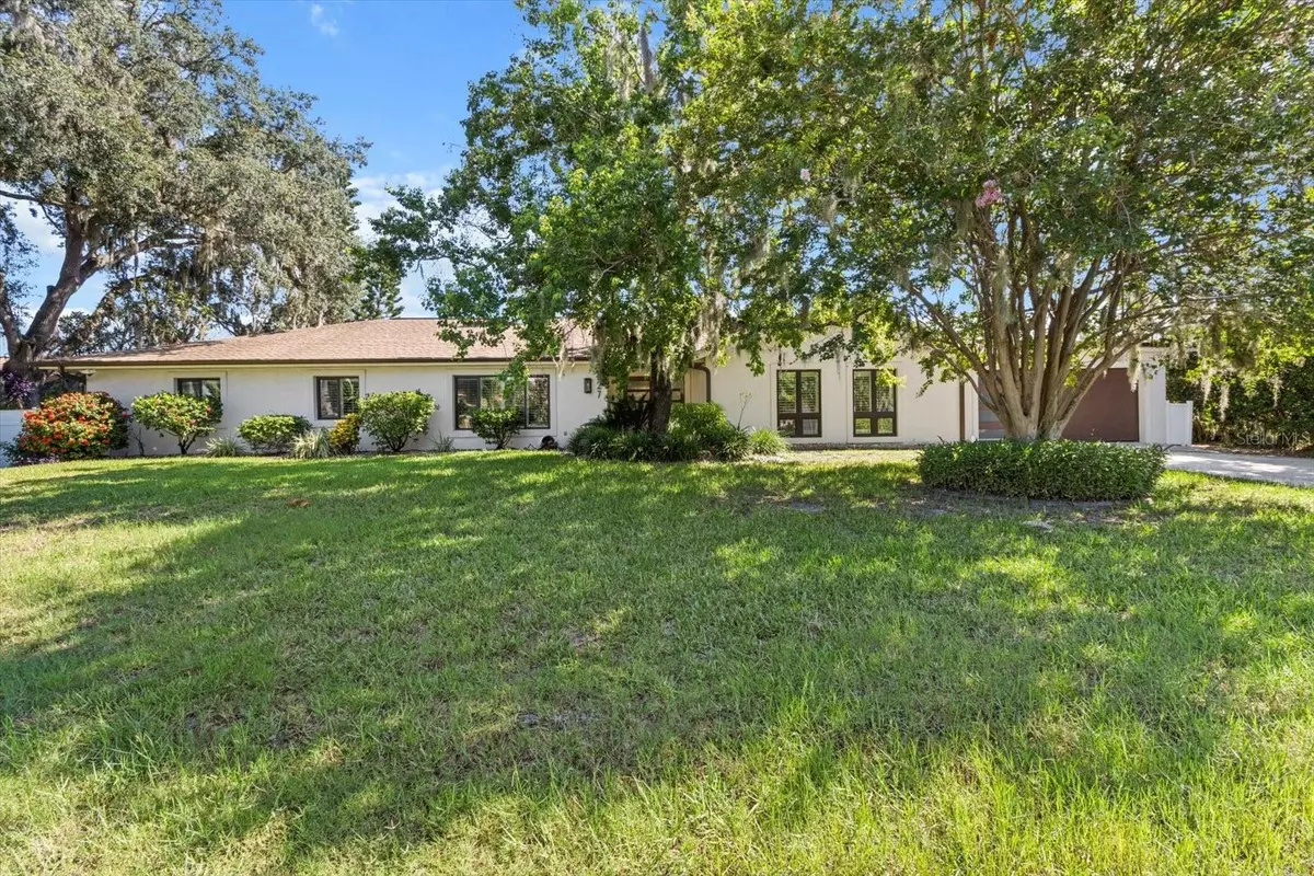 Crystal River, FL 34429,827 SW KINGS BAY DR