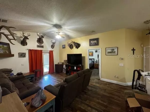Eustis, FL 32726,704 KENMOORE CT