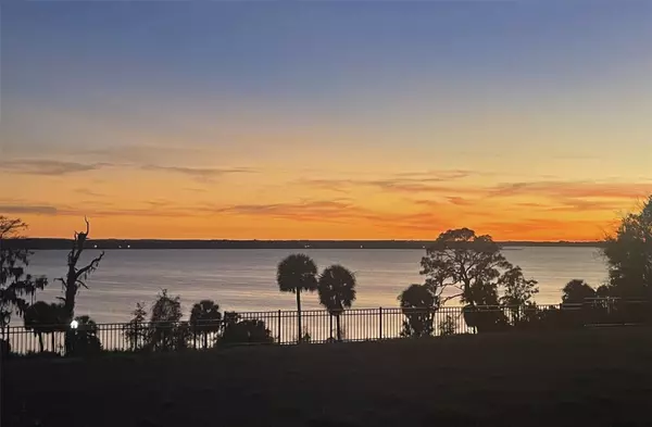 Mount Dora, FL 32757,630 W 11TH AVE