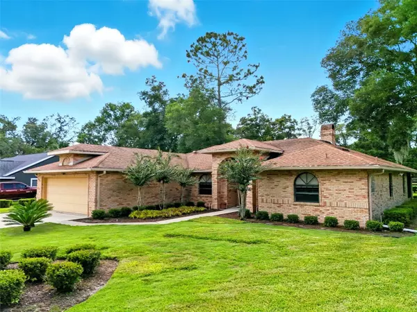 25603 TROON AVE, Sorrento, FL 32776