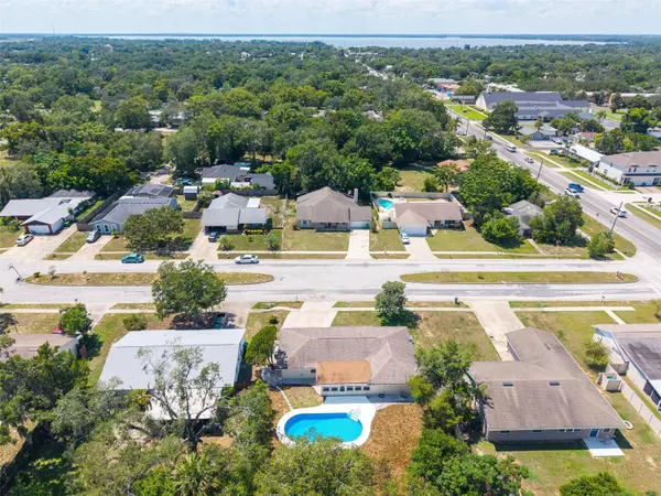 Eustis, FL 32726,31 OAK CT