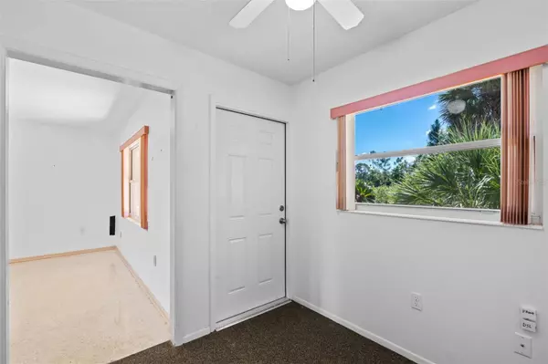 Umatilla, FL 32784,37451 BEACH DR