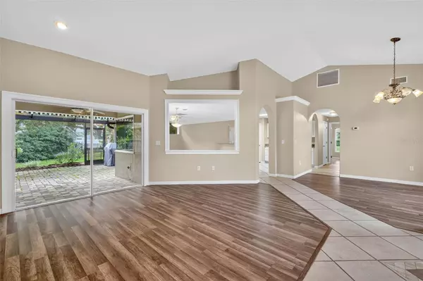 Tavares, FL 32778,434 OAK VIEW DR