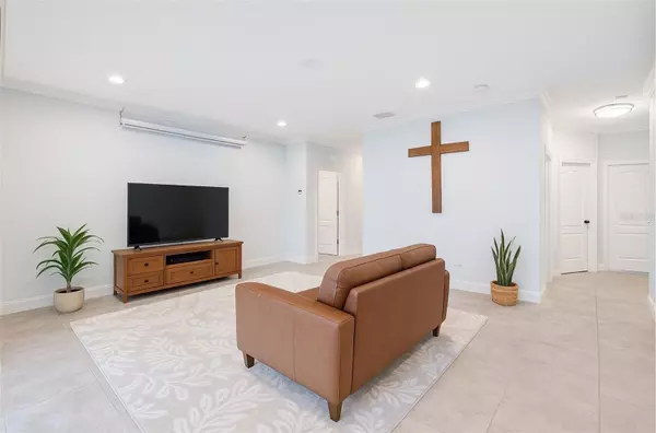 Umatilla, FL 32784,382 LAKE ST