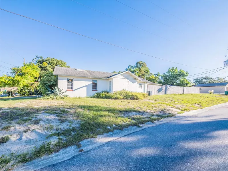 1215 MORIN ST, Eustis, FL 32726