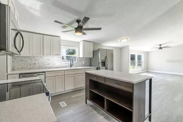 Lady Lake, FL 32159,7869 CR 109E