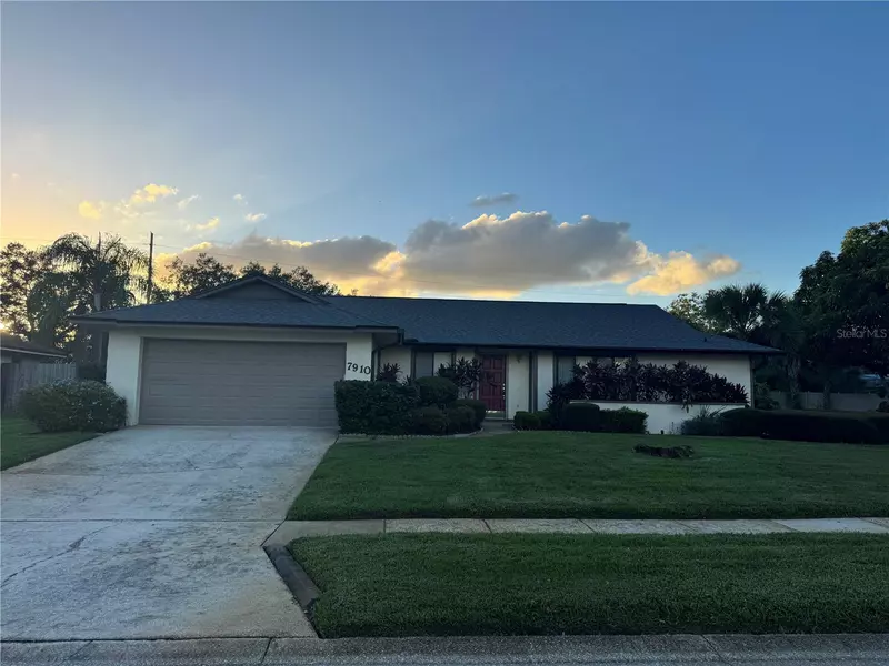 7910 GLEN ABBEY CIR, Orlando, FL 32819