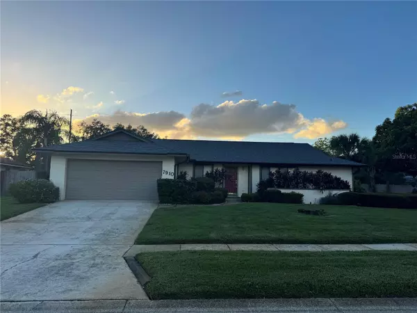 7910 GLEN ABBEY CIR, Orlando, FL 32819