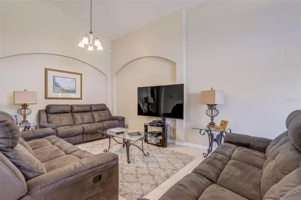 Davenport, FL 33896,523 BALMORAL DR