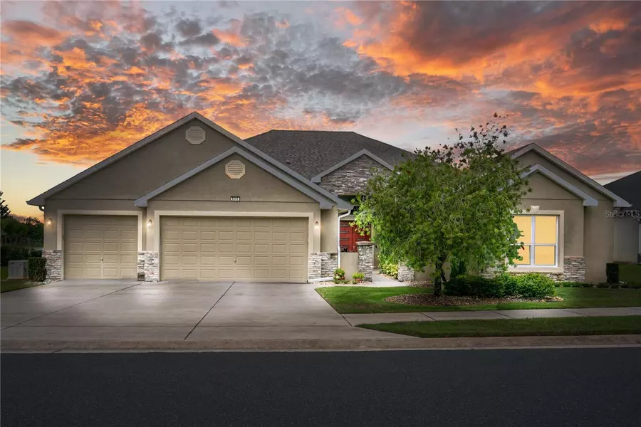 8065 BRIDGEPORT BAY CIR, Mount Dora, FL 32757