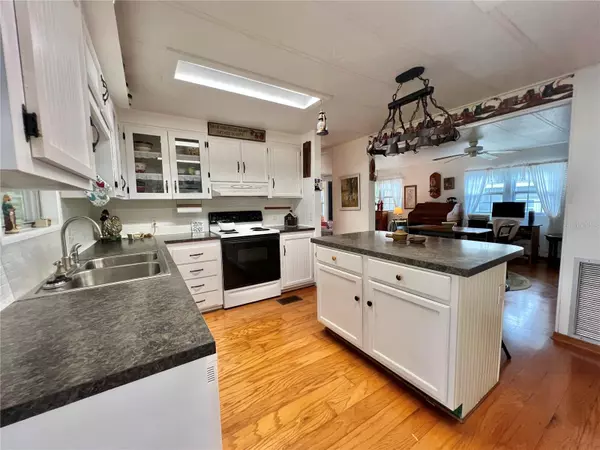 Leesburg, FL 34748,127 ROYAL PALM DR