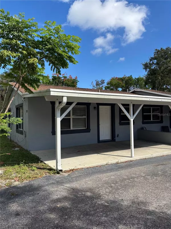 822 S LONE OAK DR, Leesburg, FL 34748