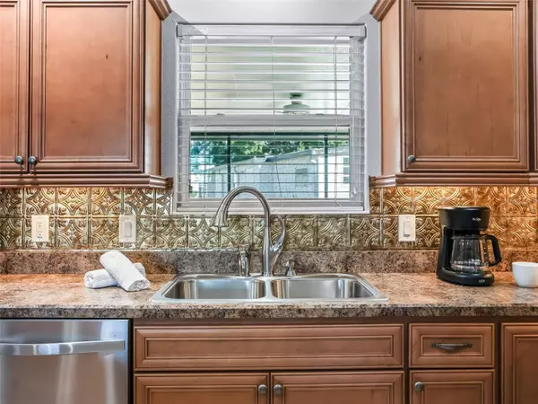 The Villages, FL 32159,828 SILVER OAK AVE