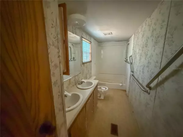 Altoona, FL 32702,19735 MCCALL RD