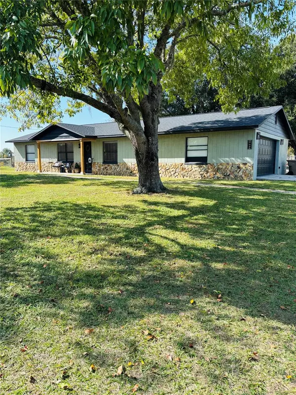 Lady Lake, FL 32159,37445 GRAYS AIRPORT RD