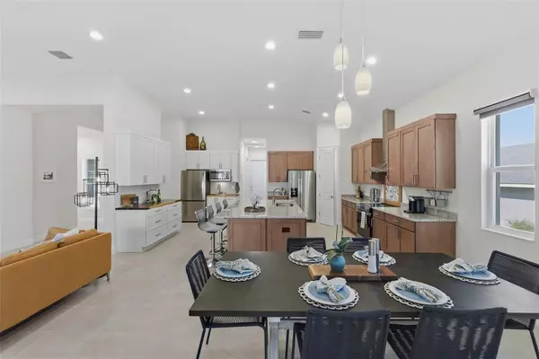 Lady Lake, FL 32159,5090 GREENS DR