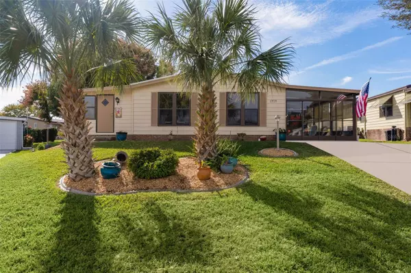 Lady Lake, FL 32159,1717 PALM AIRE DR