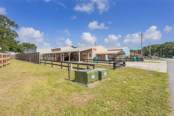 Fruitland Park, FL 34731,306 N IONA AVE