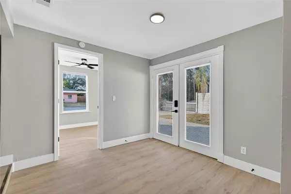 Tampa, FL 33604,8211 N 18TH ST