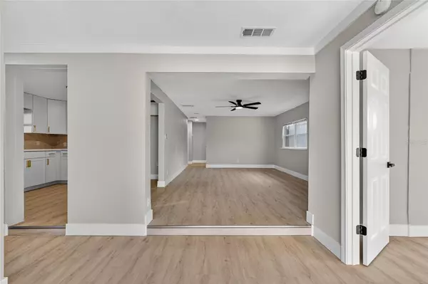 Tampa, FL 33604,8211 N 18TH ST