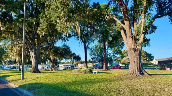 Tavares, FL 32778,722 LANDRY LN