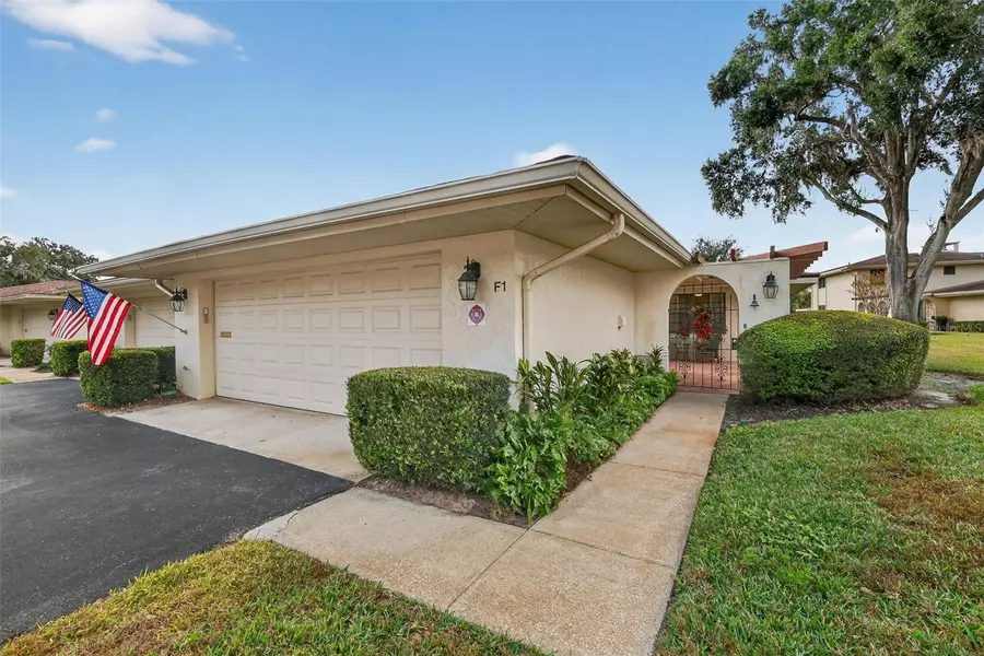 100 S TREMAIN ST #F1, Mount Dora, FL 32757