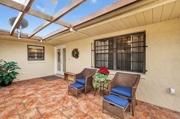 Mount Dora, FL 32757,100 S TREMAIN ST #F1