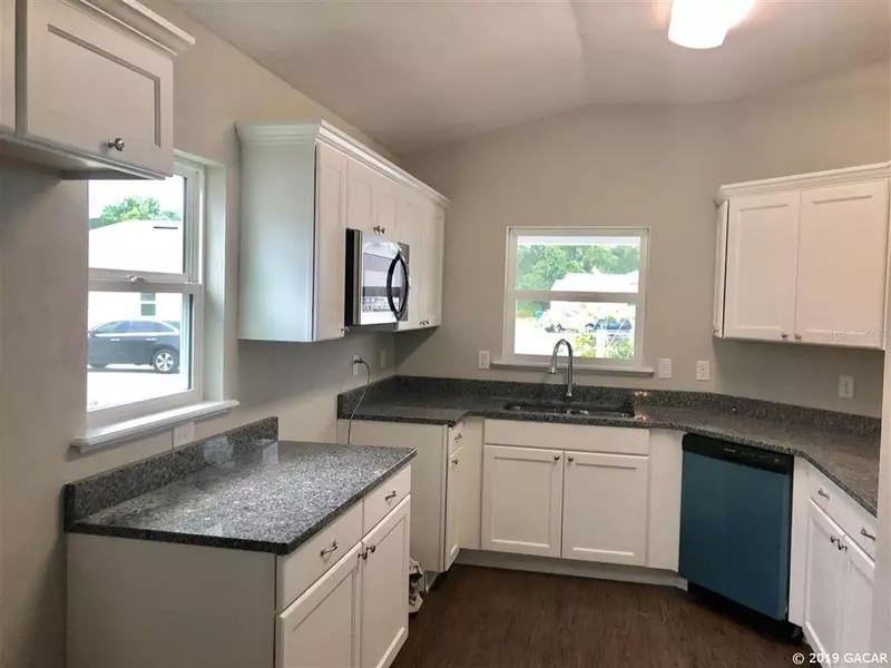 617 SW 251st ST, Newberry, FL 32669