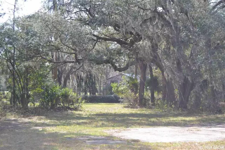 15851 E US HWY 27, Branford, FL 32008