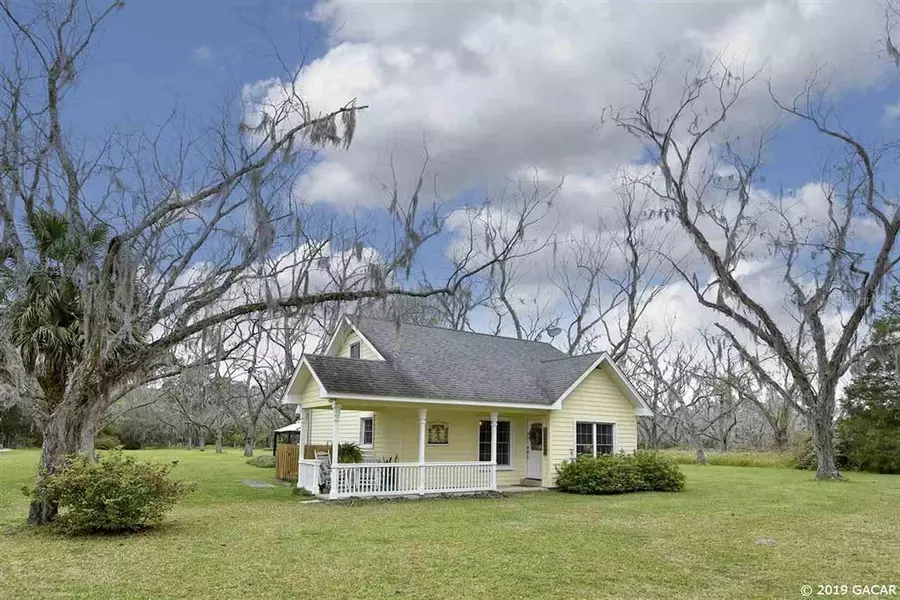 1022 SE 163rd Ave, Hawthorne, FL 32640