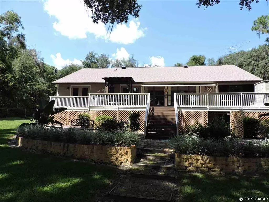 Hawthorne, FL 32640,109 Cypress ST