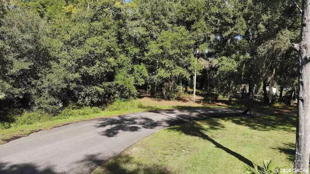 121 Swans Nest CIR, Melrose, FL 32666