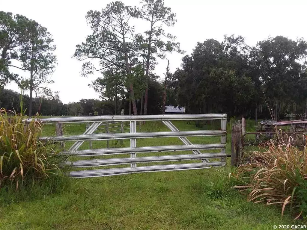 Hawthorne, FL 32640,16133 SE 225th