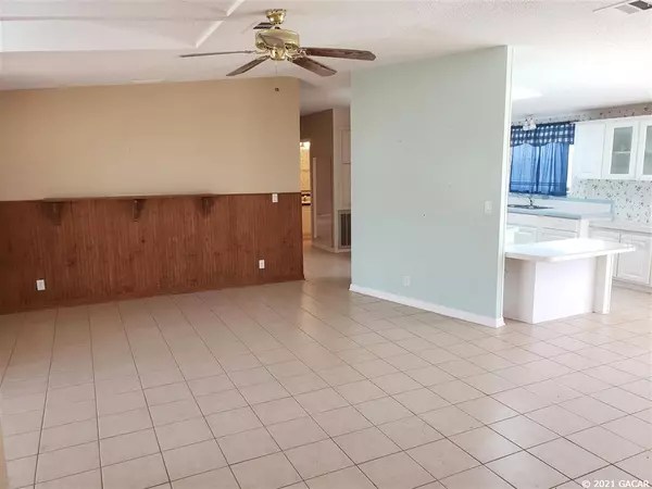 Hawthorne, FL 32640,115 Piper WAY