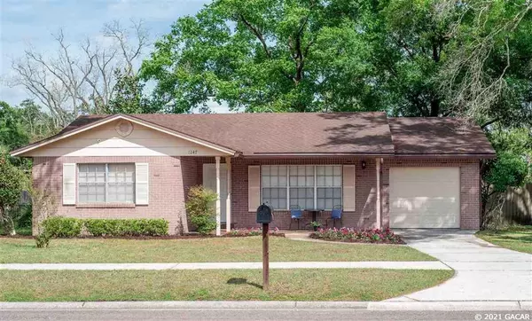 1247 Santiago DR, Jacksonville, FL 32221