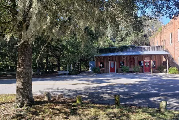 Micanopy, FL 32667,110 NE 1ST ST