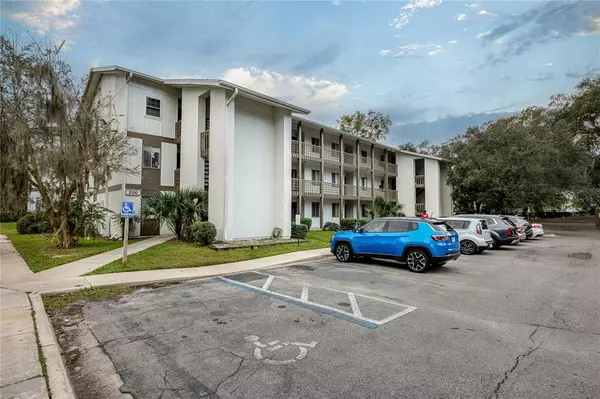 6519 W NEWBERRY RD #205, Gainesville, FL 32605